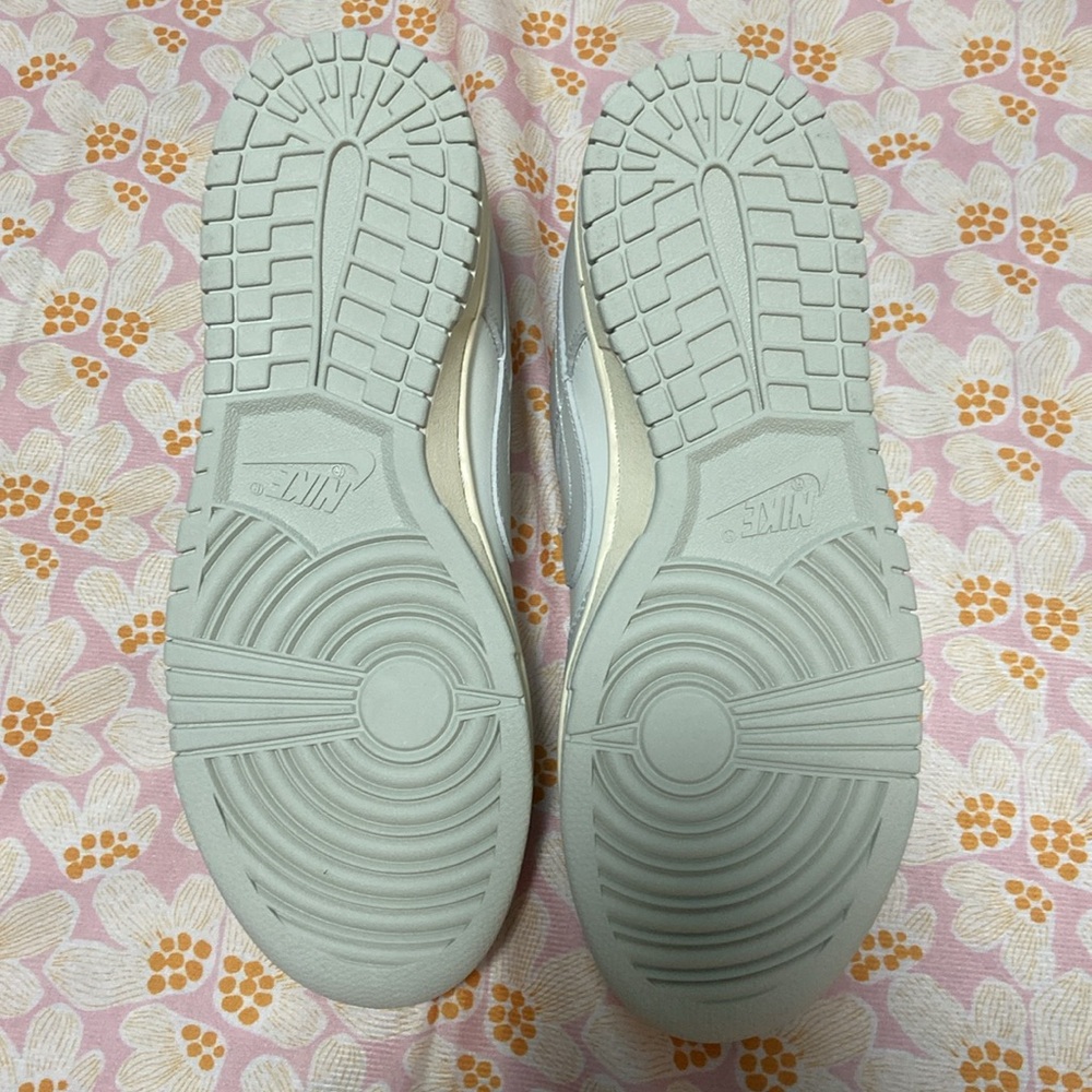 Nike Dunk Grey And White Retro Sneakers - Picture 7 of 8